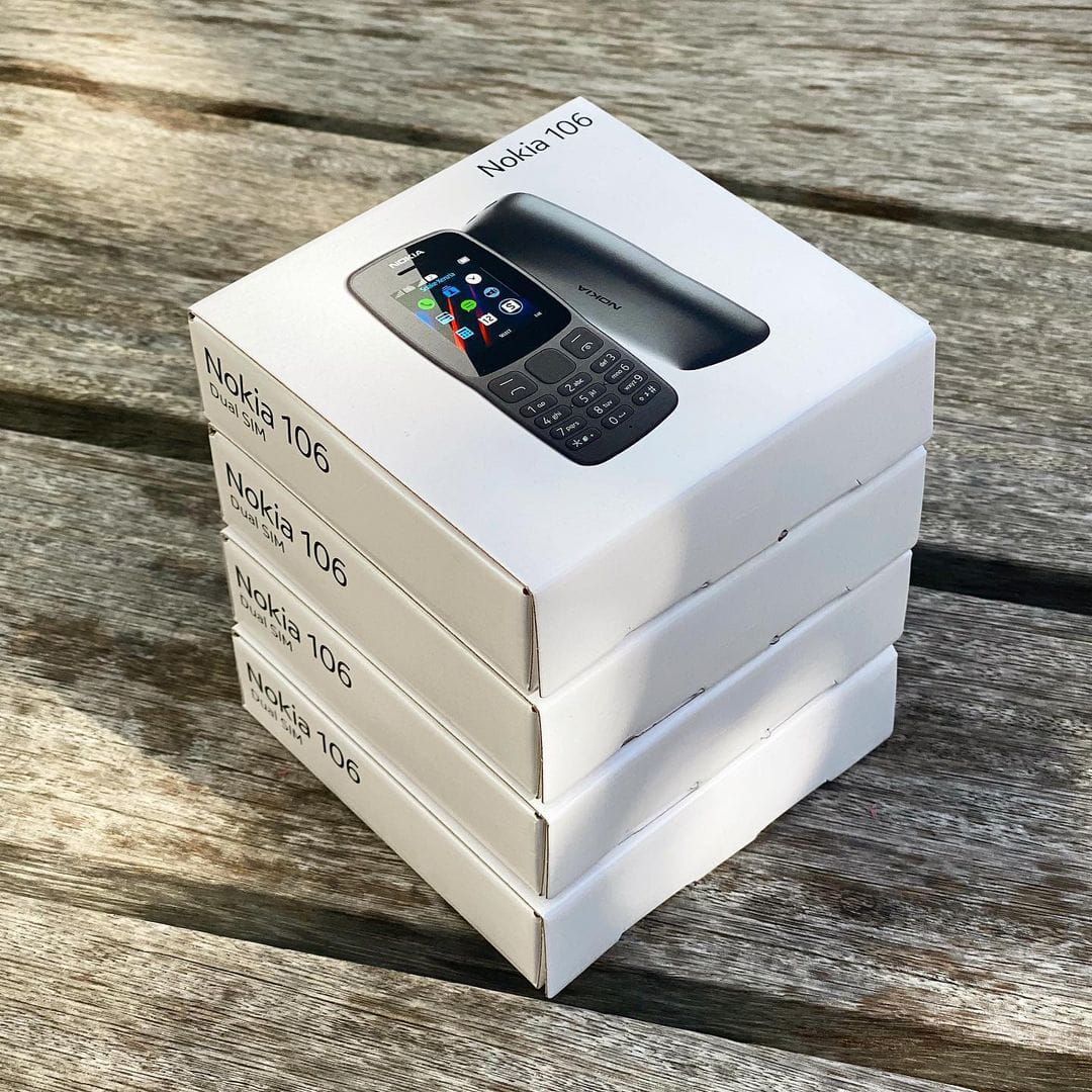 Nokia 106 feature phone retail boxes